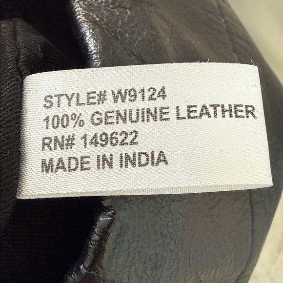 Walter Baker Black Genuine Leather Shoulder Bag with Gold Chain - Picture 7 of 9